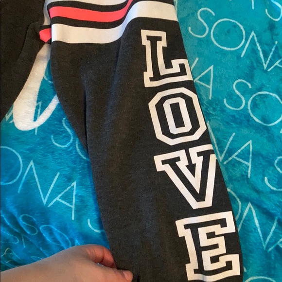 Sweatshirt - Picture 5 of 7